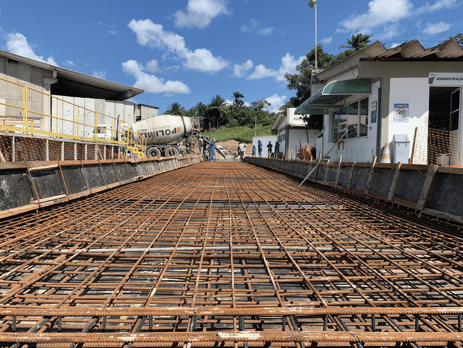 O Grupo Stamz tem expertise em obras civis, infraestrutura, manutenção e montagens industriais. Com equipe formada por mão de obra qualificada que prima pelo respeito aos prazos, à ética, ao relacionamento com o cliente e, principalmente, à segurança, sempre visando a excelência na execução dos projetos.